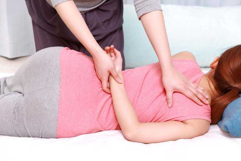 Можно ли делать массаж в период критических дней