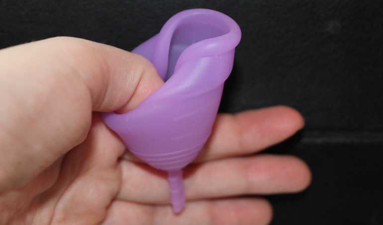 Как пользоваться менструальной чашей
