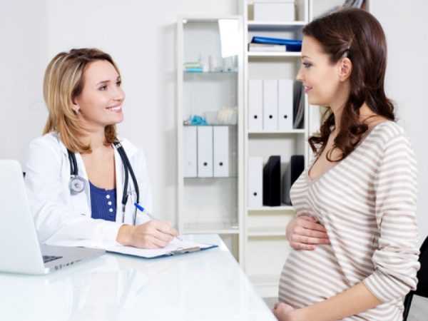 беременная на приёме у врача