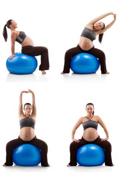 Беременная женщина выполняет упражнения на фитболе